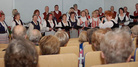 Lahden laulajat virittivät yleisön tunnelmaan Kalevalan päivään hienosti soveltuvilla lauluillaan.